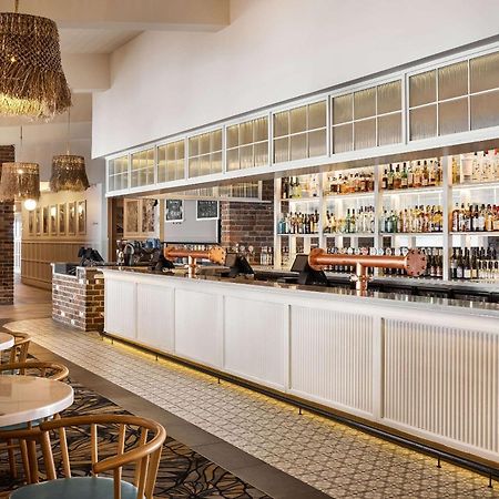 The Beachcomber Hotel & Resort, Ascend Hotel Collection Toukley Kültér fotó The bar at the River Cottage Cafe