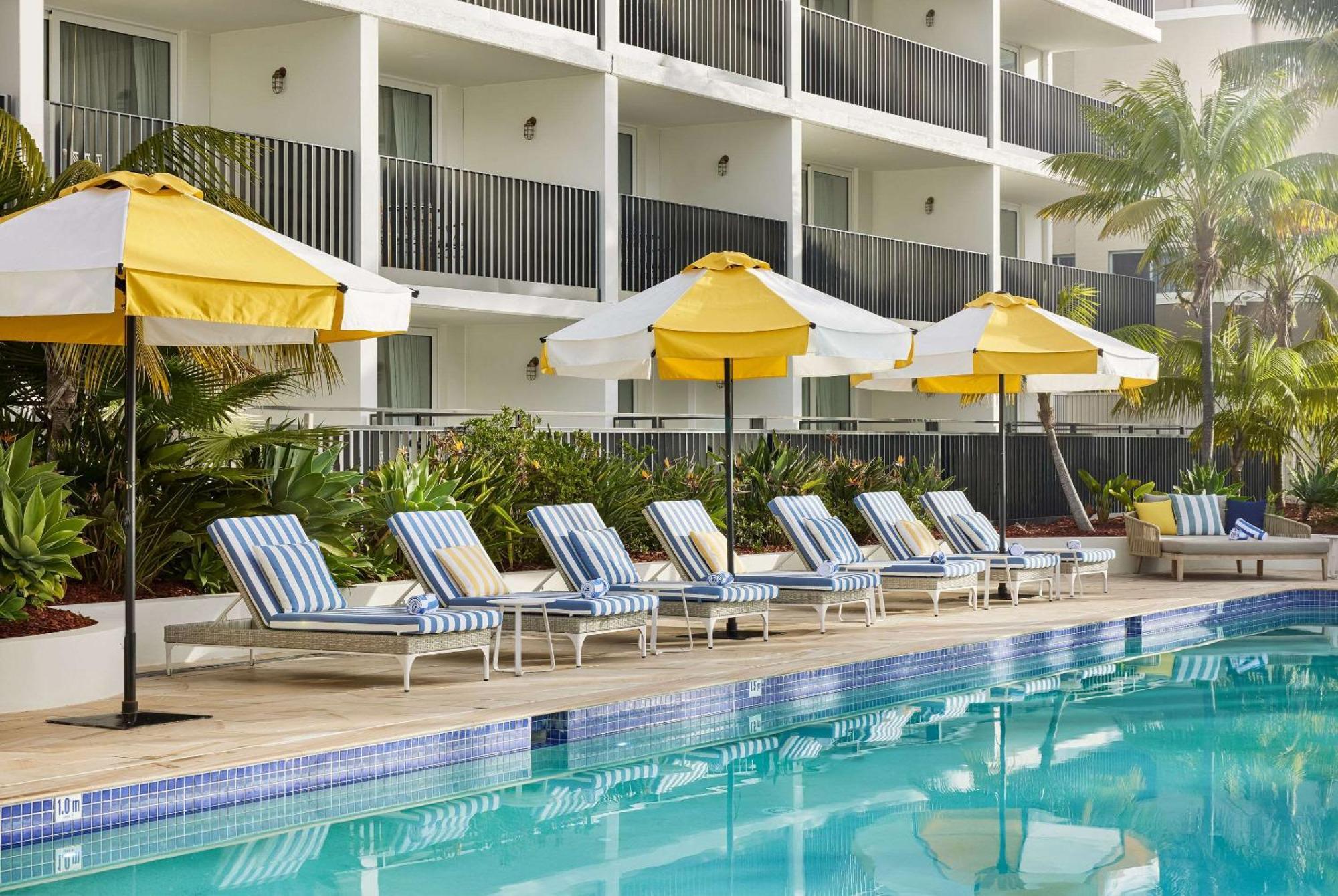 The Beachcomber Hotel & Resort, Ascend Hotel Collection Toukley Kültér fotó The pool at The Standard, East Village