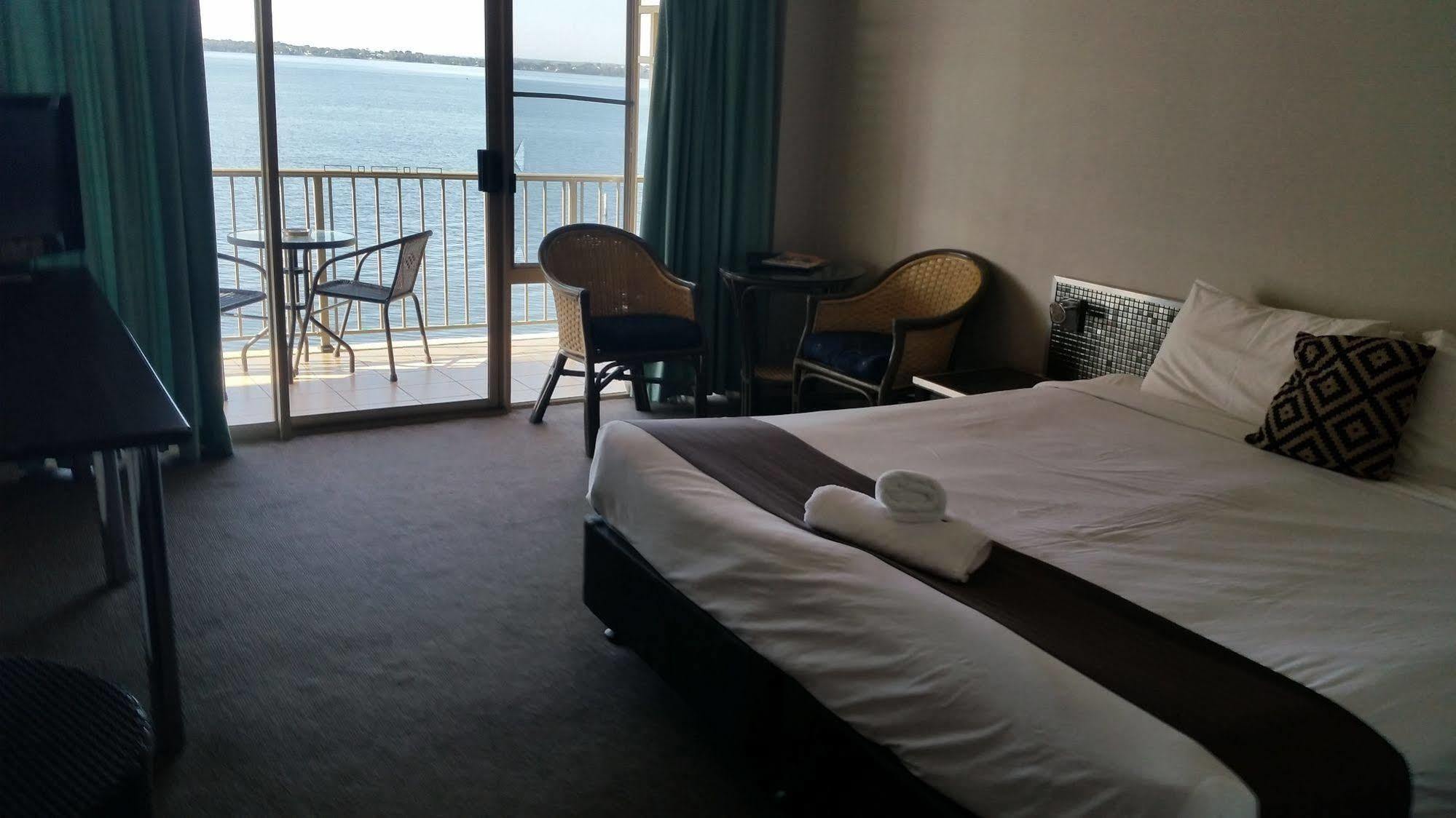 The Beachcomber Hotel & Resort, Ascend Hotel Collection Toukley Kültér fotó A room at the Bayview Hotel